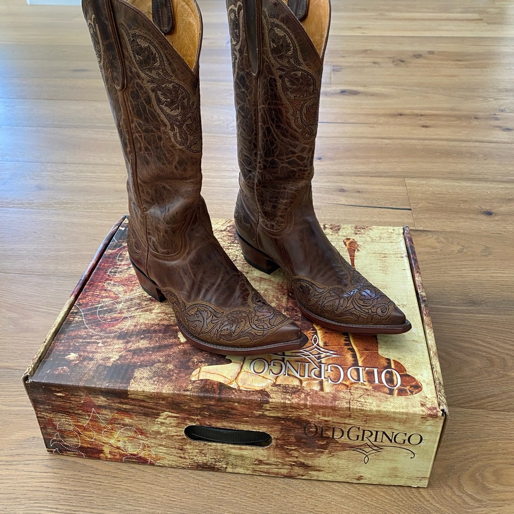 Gorgeous embroidered Old Gringo Viridiana boots